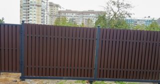 Купить распашные ворота из штакетника Кингисепп, цена от 2782 руб.