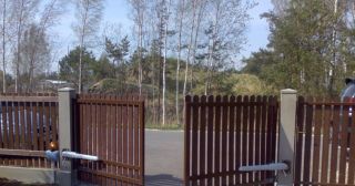 Купить распашные ворота из штакетника Кингисепп, цена от 2782 руб.